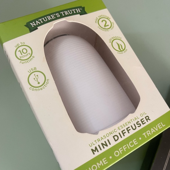 Mini diffuser with essential oils - Picture 3 of 15